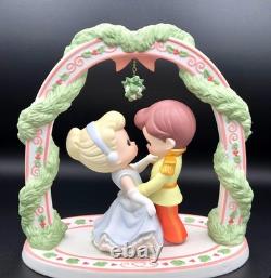 10 Precious Moments Disney Cinderella & Prince Large Figurine Under Arch NIB