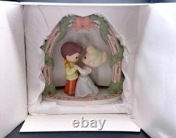 10 Precious Moments Disney Cinderella & Prince Large Figurine Under Arch NIB