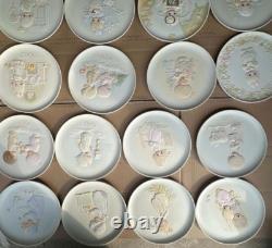 16 Precious Moments Vintage medallion Set