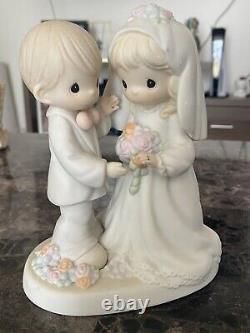 16 precious moments Collection Figurines