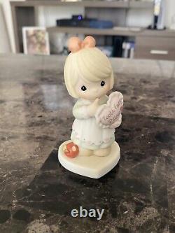 16 precious moments Collection Figurines