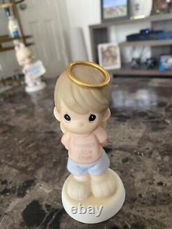 16 precious moments Collection Figurines