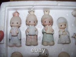 1982 Precious Moment Mini Nativity withRARE TURBAN SHEPHERD BOY FIGURE E-2395 withBx