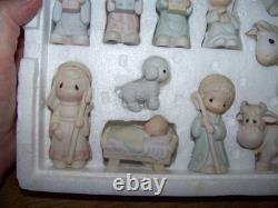 1982 Precious Moment Mini Nativity withRARE TURBAN SHEPHERD BOY FIGURE E-2395 withBx