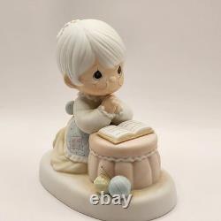 1986 Precious Moments PM861 GRANDMA'S PRAYER Collectors Club