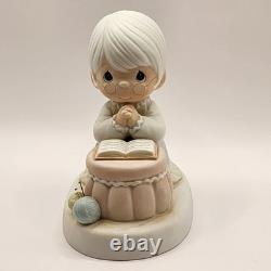 1986 Precious Moments PM861 GRANDMA'S PRAYER Collectors Club