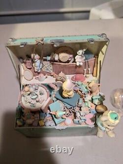 1991 Enesco Precious Moments Toy Chest Motion Music Box My Favorite Things