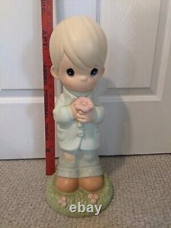 1999 Precious Moments Garden Statue #2719 figurine 17 inches tall Excellent