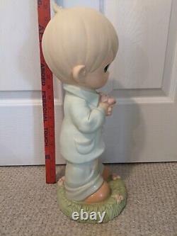 1999 Precious Moments Garden Statue #2719 figurine 17 inches tall Excellent