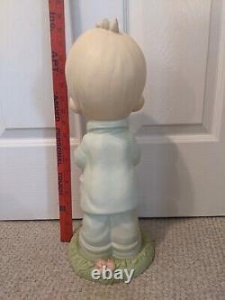 1999 Precious Moments Garden Statue #2719 figurine 17 inches tall Excellent