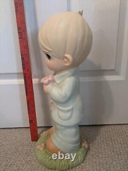 1999 Precious Moments Garden Statue #2719 figurine 17 inches tall Excellent