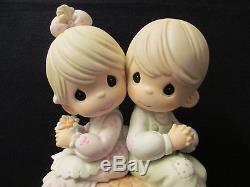 2001 Precious Moments 9 Figurine Love One Another Signed by Fujioka #822426
