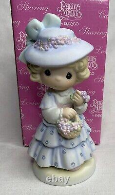 2001 Precious Moments Friendship Grows From The Heart #795496 MIB Figurine MIB