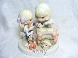 2006 Precious Moments Figurine Nothing's Sweeter Than Time Together Disney B-4