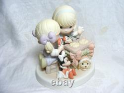 2006 Precious Moments Figurine Nothing's Sweeter Than Time Together Disney B-4