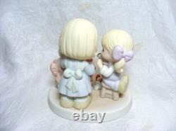 2006 Precious Moments Figurine Nothing's Sweeter Than Time Together Disney B-4