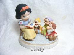 2008 Precious Moments Figurine Gathering Friends Together Is A Wonderful Story