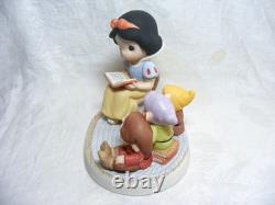 2008 Precious Moments Figurine Gathering Friends Together Is A Wonderful Story