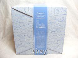 2008 Precious Moments Figurine Gathering Friends Together Is A Wonderful Story