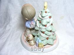 2008 Precious Moments Figurine Holiday Surprises Are Filled With Love No. 910052
