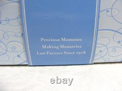 2008 Precious Moments Figurine The Christmas Spirit Is A Part of My World Disney