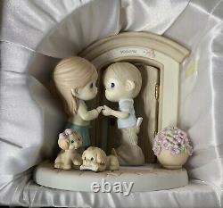 2008 Precious Moments HANDS BUILD A HOUSE, HEARTS BUILD A HOME #830016 MIB