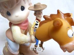 2009 Precious Moments Figurine #920003 Rounding Up A Gang Full of Fun Disney E-1
