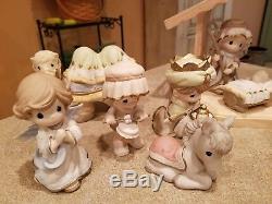 35th Anniversary 15 Pc Large Precious Moments Nativity with Wood Creche Excellent