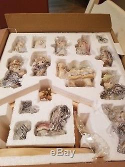 35th Anniversary 15 Pc Large Precious Moments Nativity with Wood Creche Excellent