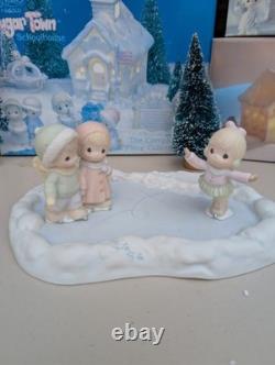 50 Piece Precious Moments Sugar Town Collection Mint Condition