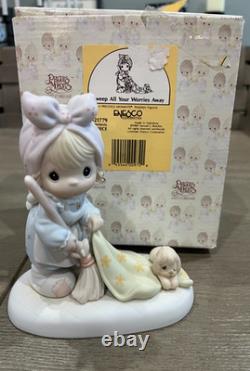 A Lot of 12 Precious Moments with Boxes