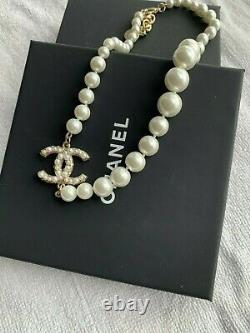 CHANEL Anniversary Classic 1 CC loge Pearl Necklace