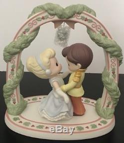 Disney Precious Moments Cinderella Prince Charming /5000 Mistletoe Showcase