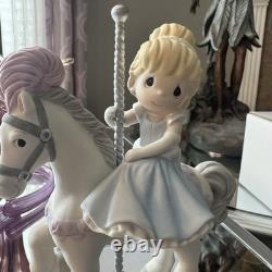 Disney Showcase Collection, Love Always Comes Around Porcelain Bisque Figurine