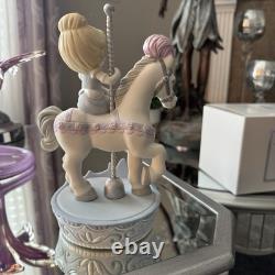 Disney Showcase Collection, Love Always Comes Around Porcelain Bisque Figurine