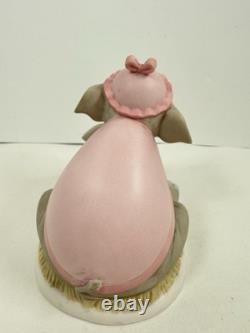 Disney Showcase Precious Moments'Your Love Is So Comforting' Porcelain Figurine