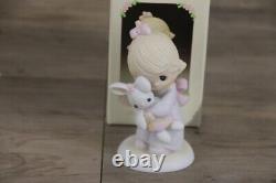 Enesco Precious Moments Vintage 1978 Jesus Loves Me Girl Rabbit Figurine E1372G