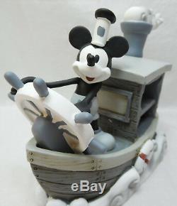 Figurine Disney Precious Moments 144707 Perpetual Calendar Steamboat Mickey