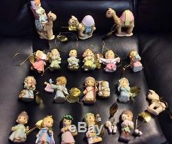 Hawthorne Village Holy Family & Nativity Porcelain Figurine Set Precious Moment