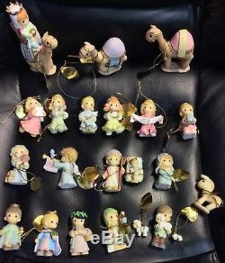 Hawthorne Village Holy Family & Nativity Porcelain Figurine Set Precious Moment