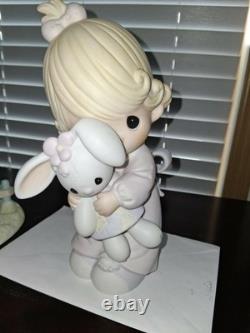 Jesus loves me. Precious Moments 9 inch