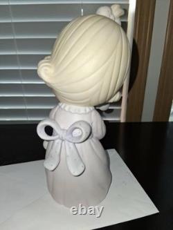 Jesus loves me. Precious Moments 9 inch