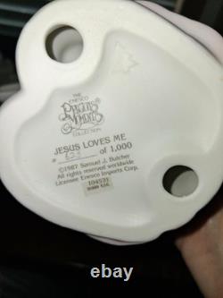 Jesus loves me. Precious Moments 9 inch
