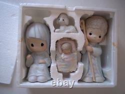 Large O COME LET US ADORE HIM 111333 Porcelain PRECIOUS MOMENTS Nativity Set