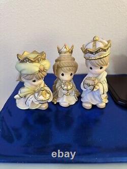 Large Precious Moments 15 Piece Nativity 2012-2014 Plus Crèche, Star, Santa