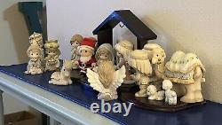 Large Precious Moments 15 Piece Nativity 2012-2014 Plus Crèche, Star, Santa