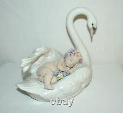 Lladro Drifting Through Dreamland #6758 Figurine No Box