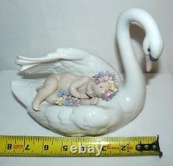 Lladro Drifting Through Dreamland #6758 Figurine No Box