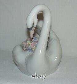 Lladro Drifting Through Dreamland #6758 Figurine No Box