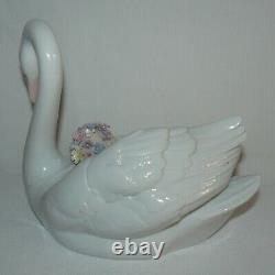 Lladro Drifting Through Dreamland #6758 Figurine No Box